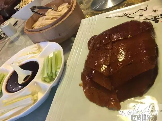 酥不腻烤鸭